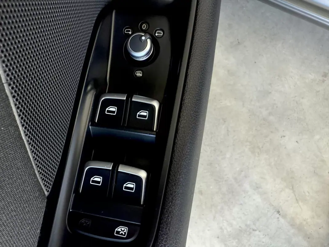 Audi A3 Sportback 2016 - 16000 EUR, 158000 km - AUTO.MOTO.pt - 158000km - foto 56 de 94