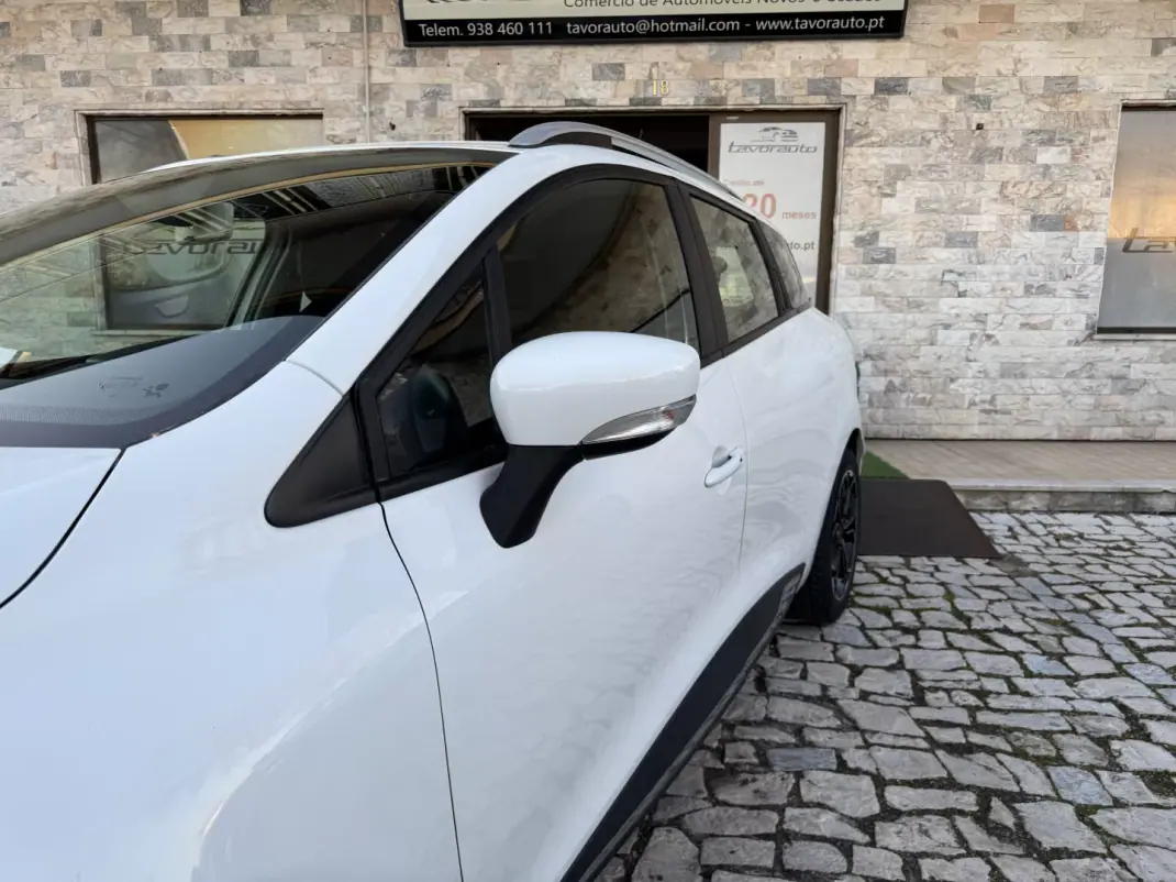 Renault Clio Sport Tourer 2016 - 10500 EUR, 138000 km - AUTO.MOTO.pt - 138000km - foto 21 de 37
