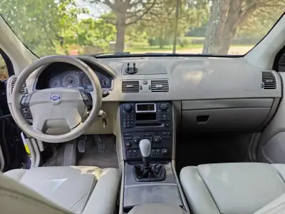 Volvo XC 90 2005 - 8490 EUR, 243750 km - AUTO.MOTO.pt - 243750km - foto 24 de 35
