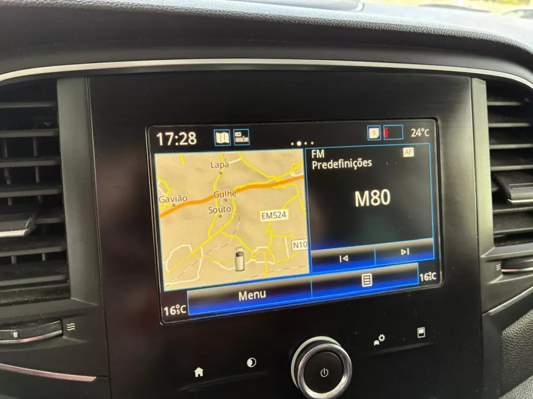 Renault Mégane Sport Tourer 2019 - 9900 EUR, 193000 km - AUTO.MOTO.pt - 193000km - foto 13 de 19