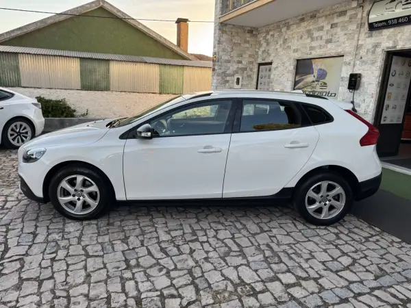Volvo V40 Cross Country 2014 - 13500 EUR, 149000 km - AUTO.MOTO.pt - 149000km - foto 4 de 34