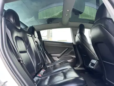 Tesla Model 3 2019 - 15500 EUR, 333000 km - AUTO.MOTO.pt - 333000km - foto 59 de 62