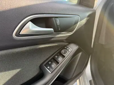 Mercedes-Benz A 180 2015 - 14250 EUR, 155500 km - AUTO.MOTO.pt - 155500km - foto 10 de 23