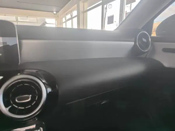 Mercedes-Benz A 220 Limousine 2020 - 30900 EUR, 30000 km - AUTO.MOTO.pt - 30000km - foto 43 de 43