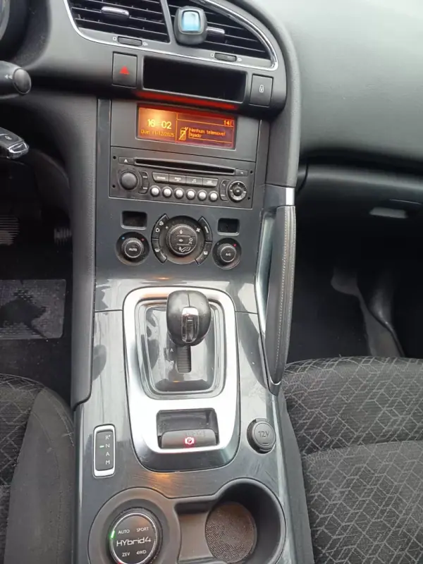 Peugeot 3008 2014 - 8000 EUR, 304000 km - AUTO.MOTO.pt - 304000km - foto 13 de 16
