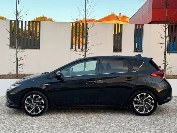 Toyota Auris 2016 - 15950 EUR, 82891 km - AUTO.MOTO.pt - 82891km - foto 4 de 26