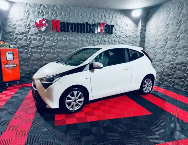 Toyota Aygo 2020 - 11750 EUR, 134443 km - AUTO.MOTO.pt - 134443km - foto 9 de 27