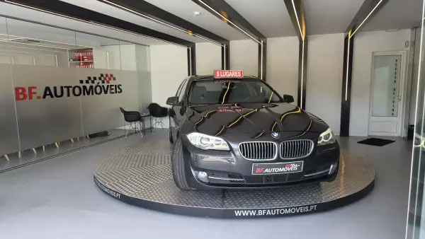 BMW 520 2011 - 10900 EUR, 370543 km - AUTO.MOTO.pt - 370543km - foto 9 de 54
