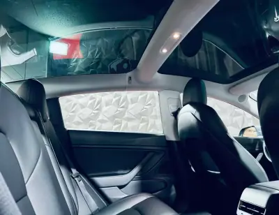 Tesla Model 3 2022 - 28990 EUR, 59195 km - AUTO.MOTO.pt - 59195km - foto 9 de 20