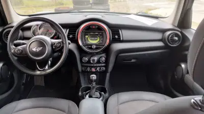 MINI 5 Portas 2016 - 8999 EUR, 224000 km - AUTO.MOTO.pt - 224000km - foto 18 de 32