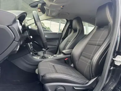 Mercedes-Benz A 180 2016 - 16500 EUR, 165000 km - AUTO.MOTO.pt - 165000km - foto 15 de 18