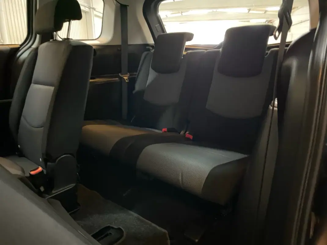 Mazda 5 2007 - 5950 EUR, 210000 km - AUTO.MOTO.pt - 210000km - foto 17 de 20