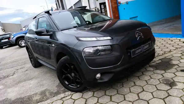 Citroën C4 Cactus 2015 - 10500 EUR, 161000 km - AUTO.MOTO.pt - 161000km - foto 7 de 17