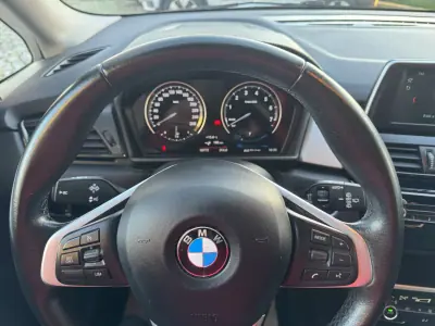 BMW 225xe Active Tourer 2018 - 18900 EUR, 68000 km - AUTO.MOTO.pt - 68000km - foto 39 de 52