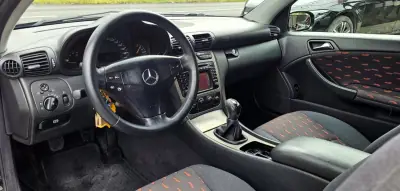 Mercedes-Benz C 220 2002 - 7500 EUR, 300000 km - AUTO.MOTO.pt - 300000km - foto 21 de 22