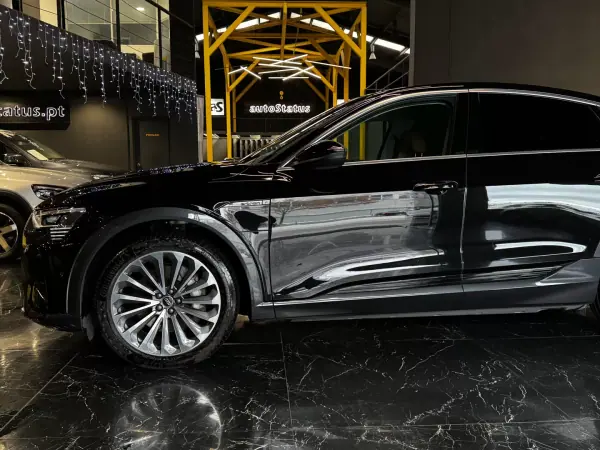 Audi Q8 e-Tron Sportback 2024 - 54990 EUR, 24200 km - AUTO.MOTO.pt - 24200km - foto 9 de 34