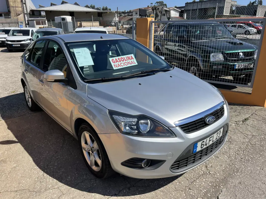 Ford Focus 2008 - 4900 EUR, 98085 km - AUTO.MOTO.pt - 98085km - foto 4 de 5
