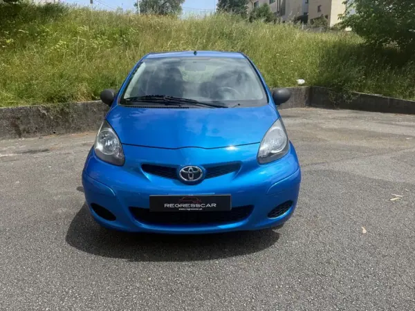 Toyota Aygo 2010 - 5490 EUR, 149000 km - AUTO.MOTO.pt - 149000km - foto 2 de 25