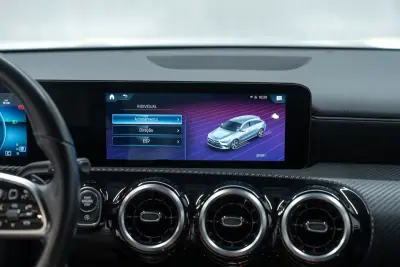 Mercedes-Benz CLA 180 2023 - 29950 EUR, 70000 km - AUTO.MOTO.pt - 70000km - foto 33 de 43