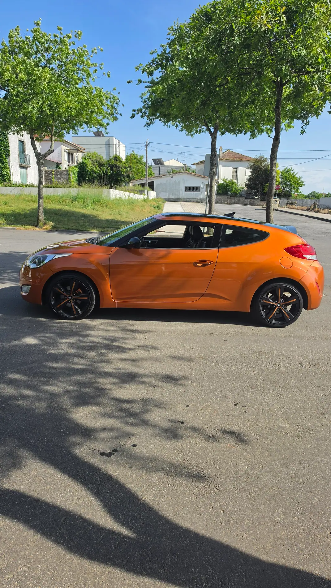 Hyundai Veloster 2012 - 10000 EUR, 150000 km - AUTO.MOTO.pt - 150000km - foto 3 de 17