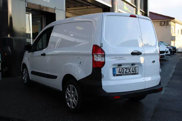 Ford Transit Courier 2020 - 12400 EUR, 140939 km - AUTO.MOTO.pt - 140939km - foto 4 de 15