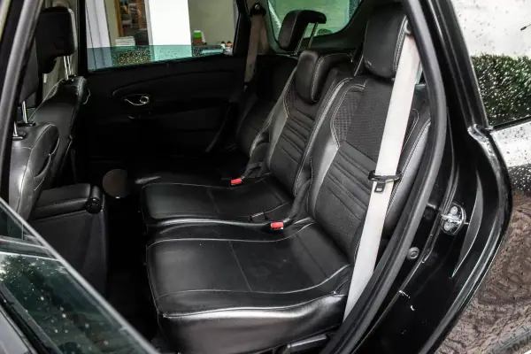 Renault Grand Scénic 2015 - 8990 EUR, 282413 km - AUTO.MOTO.pt - 282413km - foto 28 de 43