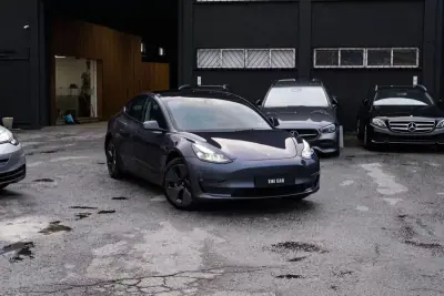 Tesla Model 3 2023 - 31999 EUR, 67000 km - AUTO.MOTO.pt - 67000km - foto 2 de 31