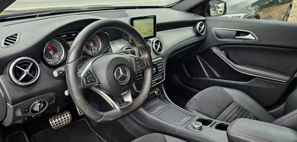 Mercedes-Benz GLA 180 2015 - 21500 EUR, 160000 km - AUTO.MOTO.pt - 160000km - foto 6 de 31