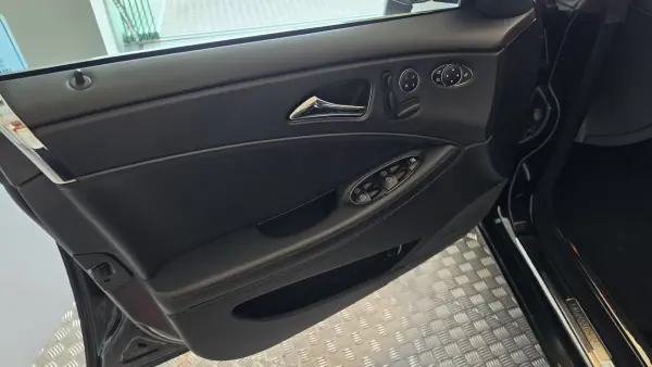 Mercedes-Benz CLS 320 2008 - 11900 EUR, 248910 km - 248910km - foto 38 de 64