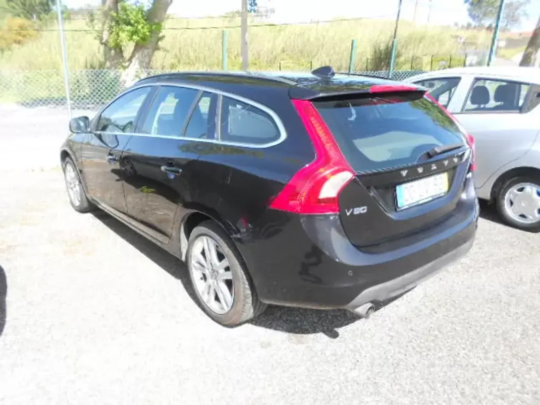 Volvo 121 2011 - 9750 EUR, 228544 km - AUTO.MOTO.pt - 228544km - foto 5 de 12