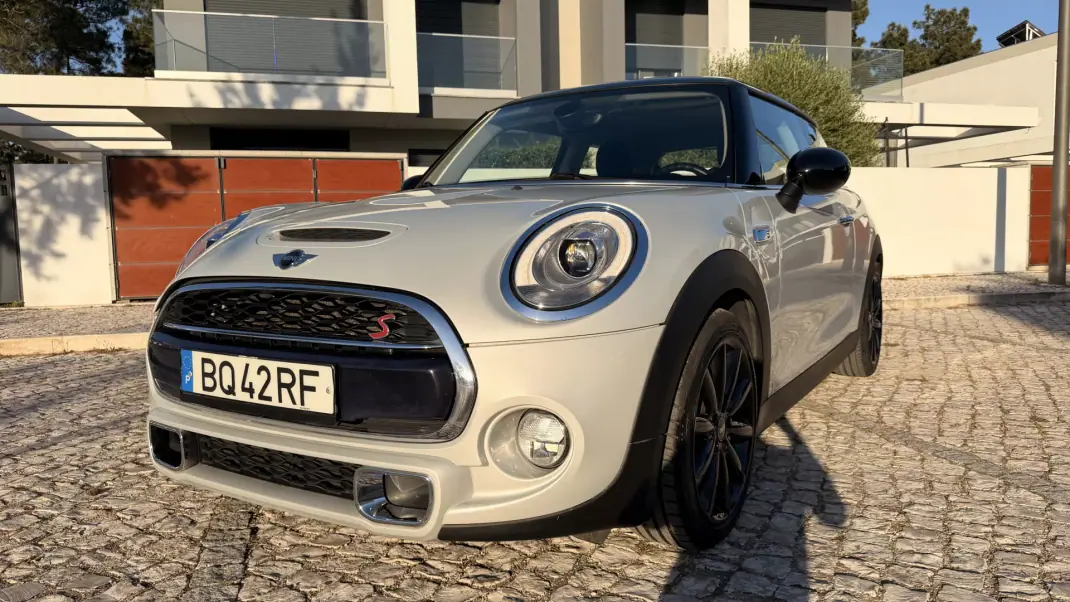 MINI 3 Portas 2016 - 17990 EUR, 105971 km - AUTO.MOTO.pt - 105971km - foto 1 de 23