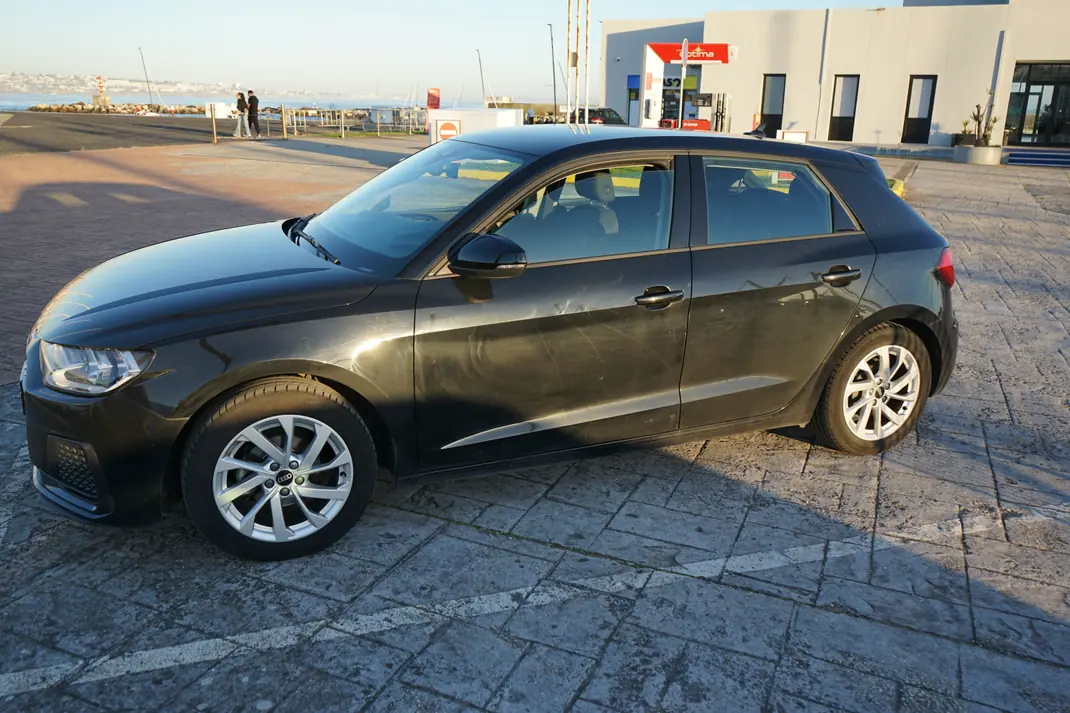 Audi A1 Sportback 2021 - 17000 EUR, 96000 km - AUTO.MOTO.pt - 96000km - foto 2 de 8
