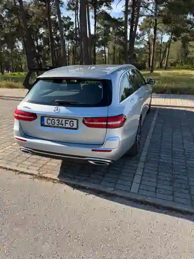 Mercedes-Benz E 300 2021 - 31900 EUR, 119000 km - AUTO.MOTO.pt - 119000km - foto 6 de 15