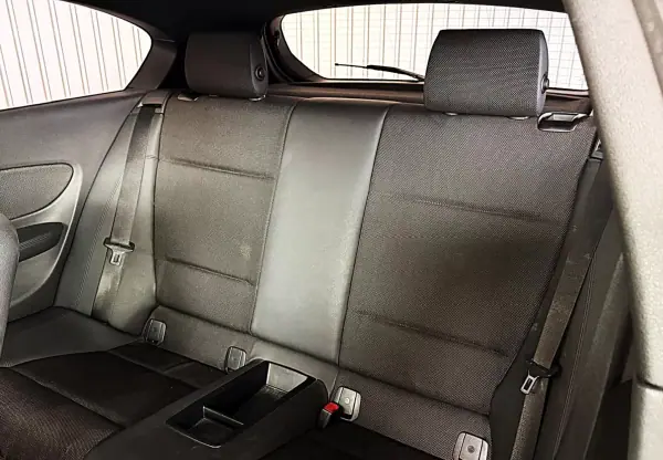 BMW 118 2007 - 12990 EUR, 245000 km - AUTO.MOTO.pt - 245000km - foto 34 de 37