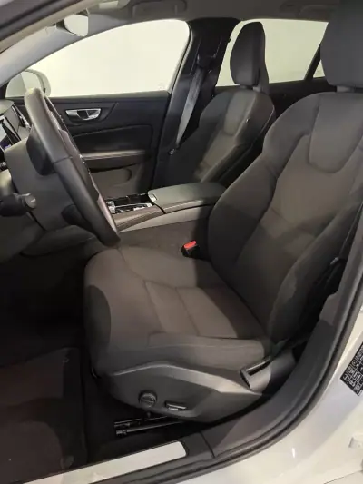 Volvo V60 2022 - 31900 EUR, 71000 km - AUTO.MOTO.pt - 71000km - foto 12 de 29