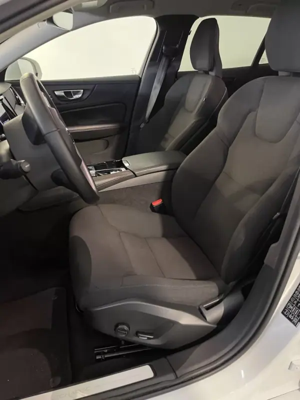 Volvo V60 2022 - 31900 EUR, 71000 km - AUTO.MOTO.pt - 71000km - foto 12 de 29
