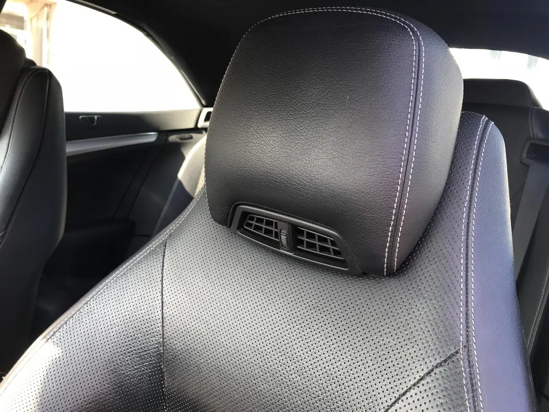 Mercedes-Benz E 250 2010 - 23000 EUR, 212000 km - AUTO.MOTO.pt - 212000km - foto 9 de 20