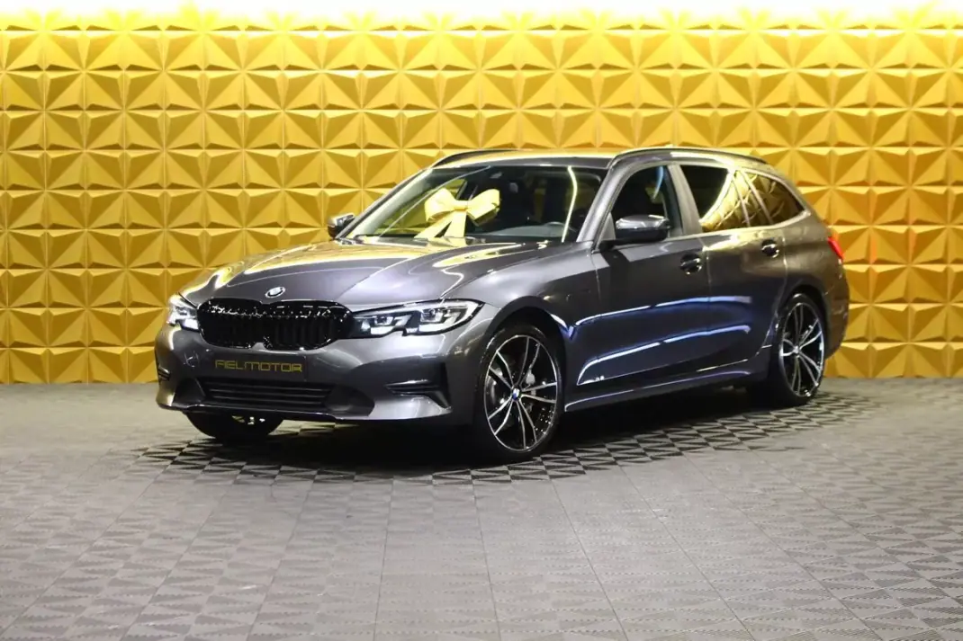 BMW 320 2021 - 30900 EUR, 19000 km - AUTO.MOTO.pt - 19000km - foto 1 de 29