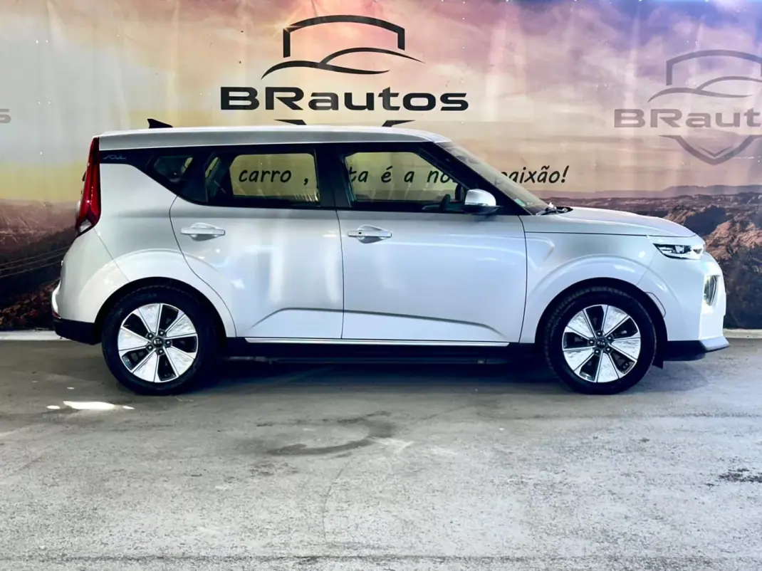 Kia e-Soul 2022 - 22900 EUR, 64656 km - AUTO.MOTO.pt - 64656km - foto 5 de 24