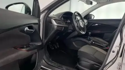Fiat Tipo Sedan 2016 - 6999 EUR, 99000 km - AUTO.MOTO.pt - 99000km - foto 5 de 12