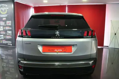 Peugeot 3008 2018 - 16500 EUR, 205000 km - AUTO.MOTO.pt - 205000km - foto 5 de 24