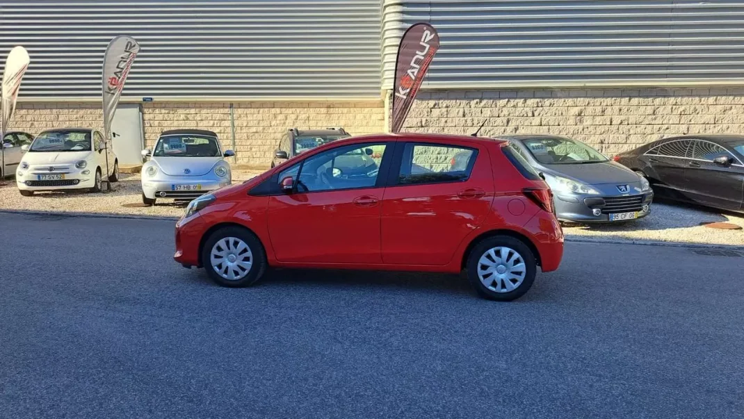 Toyota Yaris 2014 - 11890 EUR, 90525 km - AUTO.MOTO.pt - 90525km - foto 19 de 39