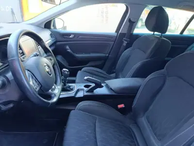 Renault Mégane Sport Tourer 2020 - 14900 EUR, 164500 km - 164500km - foto 12 de 17