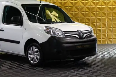 Renault 2019 - 9450 EUR, 190000 km - AUTO.MOTO.pt - 190000km - foto 4 de 23