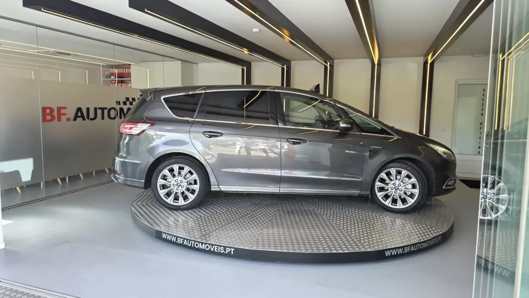 Ford S-Max 2017 - 22500 EUR, 160120 km - AUTO.MOTO.pt - 160120km - foto 7 de 67