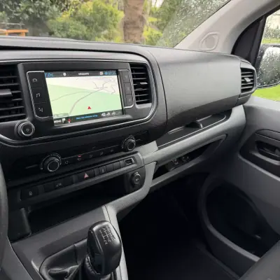 Peugeot Expert 2016 - 12990 EUR, 180000 km - AUTO.MOTO.pt - 180000km - foto 17 de 27