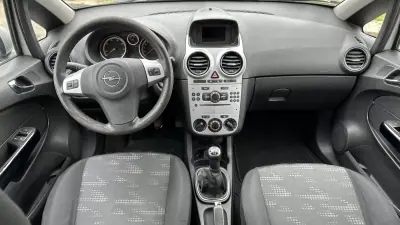 Opel Corsa 2013 - 4650 EUR, 212000 km - AUTO.MOTO.pt - 212000km - foto 13 de 13