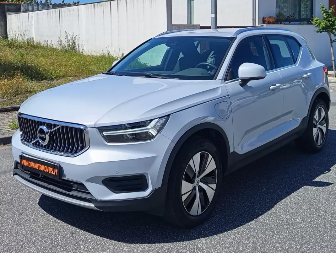 Volvo XC 40 2022 - 26490 EUR, 96032 km - AUTO.MOTO.pt - 96032km - foto 1 de 19