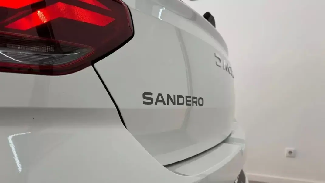 Dacia Sandero 2025 - 14990 EUR, 20225 km - AUTO.MOTO.pt - 20225km - foto 11 de 29