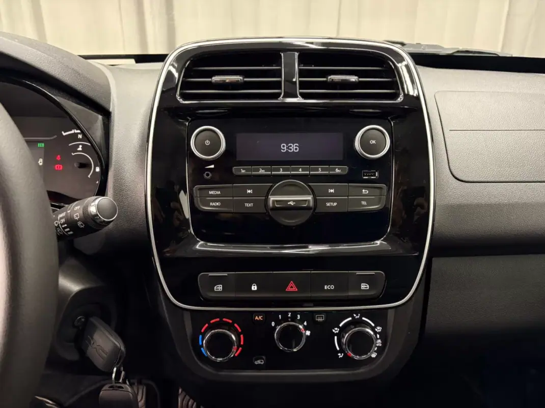 Dacia Spring 2023 - 12250 EUR, 8500 km - AUTO.MOTO.pt - 8500km - foto 10 de 14